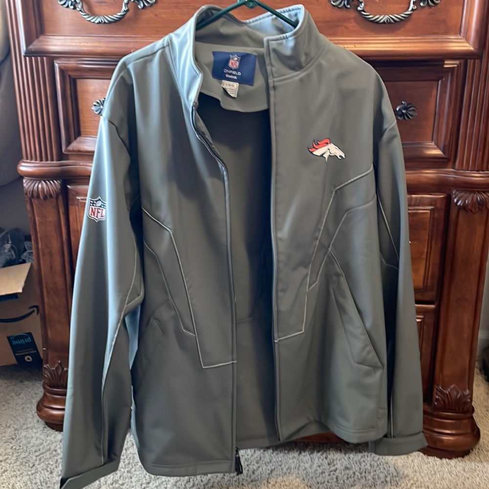 Men’s large On Field Reebok jacket.